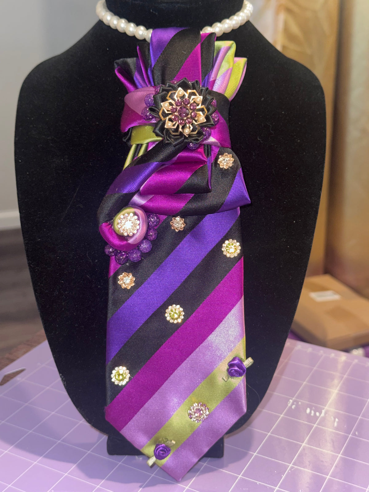 #4 Selah Tie